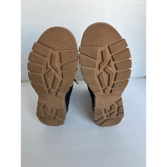 Universal Thread Black Faux Fur Waterproof Lace Up  Ankle Winter Snow Boots 7W - Picture 9 of 12